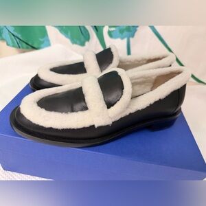 NIB Stuart Weitzman Palmer Chill Leather Loafers with Cream Shearling Trim